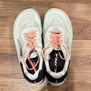 Altra Women's Athletic Shoes